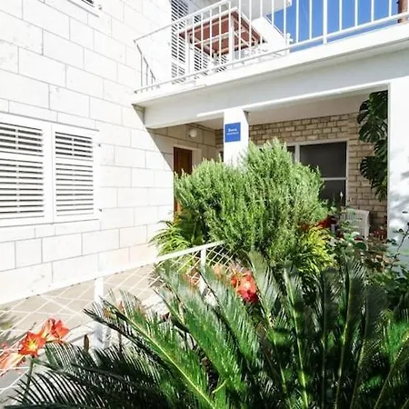 Dea - One-bedroom With Terrace *