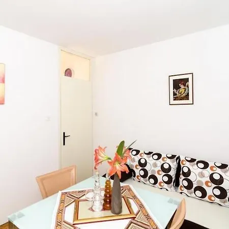 Apartment Dea - One-bedroom With Terrace